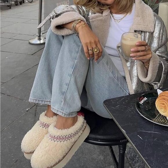 NEW 100% Australian Shearling Platform Mini Boots - Beige - 1.25" Sole - Picture 2 of 3